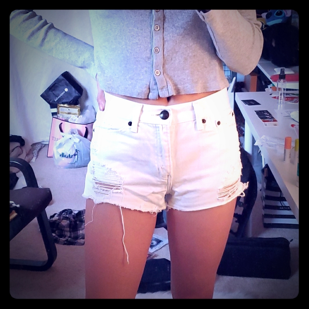 Moussy vintage white denim shorts